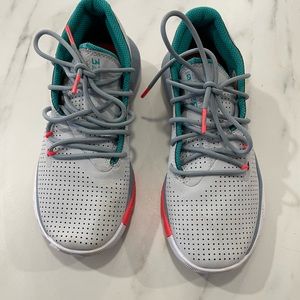 Girls Under Armour Tennis Shoes